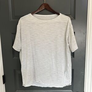Lululemon oversized women’s shirt